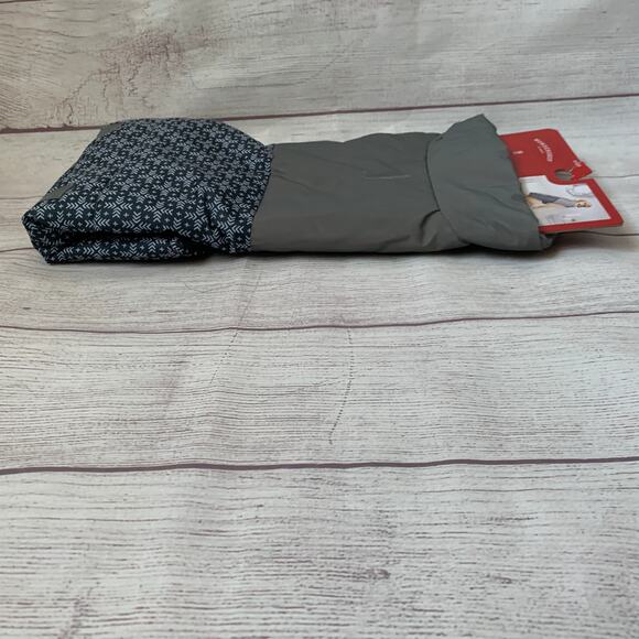 Wondershop at Target Gray Reflective Puffer Pet Vest Size M Up to 40lbs Cat Dog - Picture 4 of 11